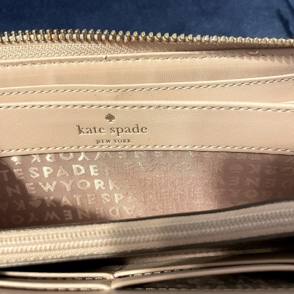 Kate Spade Bow Wallet - Picture 4 of 8
